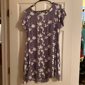 Embroidered grey short sleeve dress